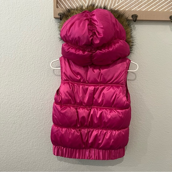 Kids Old Navy puffer vest - Picture 5 of 11